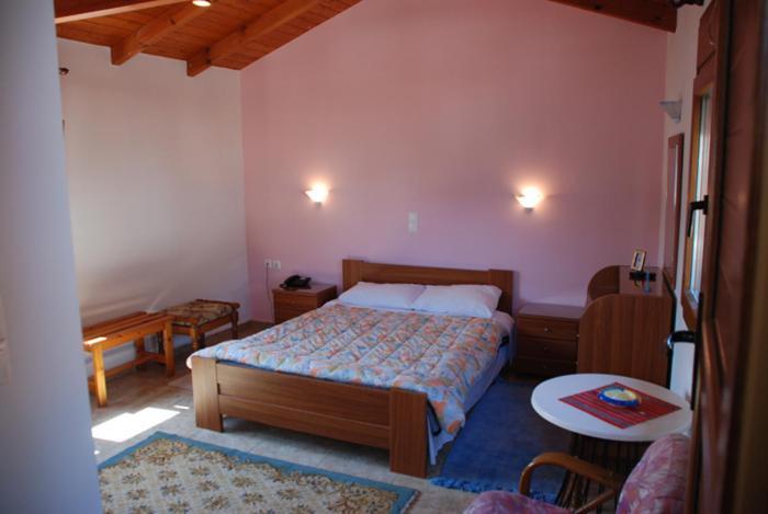 Hotel Bonis Samos Town Habitación foto