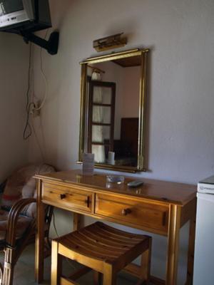 Hotel Bonis Samos Town Habitación foto